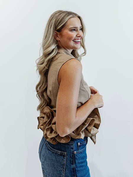Sleeveless Ruffle Shirt in Mocha
