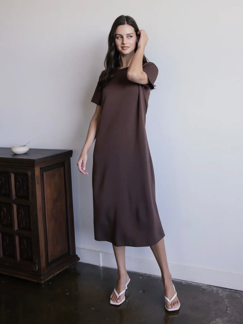 Sarah Short Sleeve Midi Dress in Cocoa