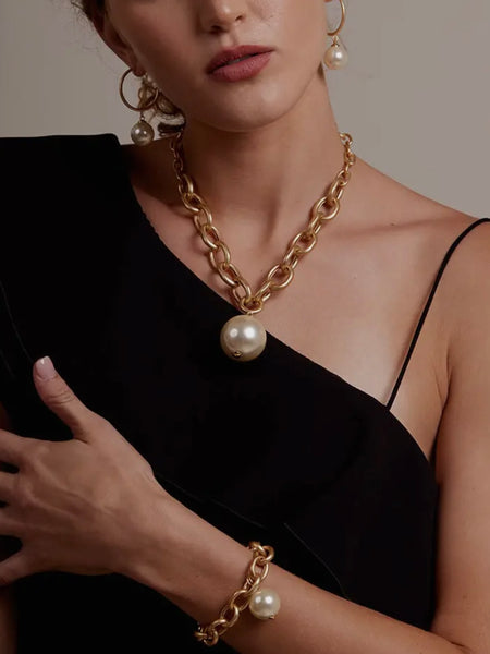 Oval Link Pearl Charm Collar Necklace