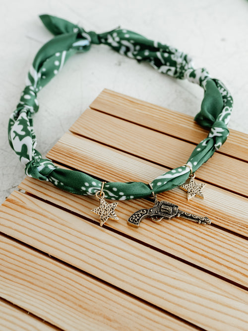 Bandana Charm Choker in Green & Pistol