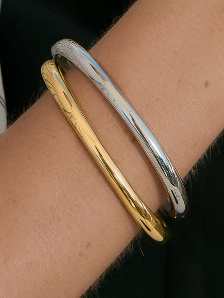 Mathieu Sculptural Bangle Bracelet in Gold