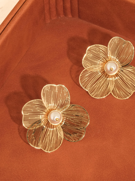 Reina Pearl Flower Earrings
