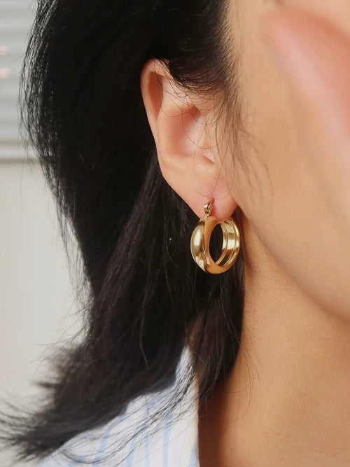 Constance Classic Hoop Earring