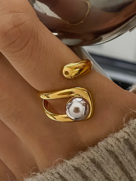 Fauna Pearl Ball Ring