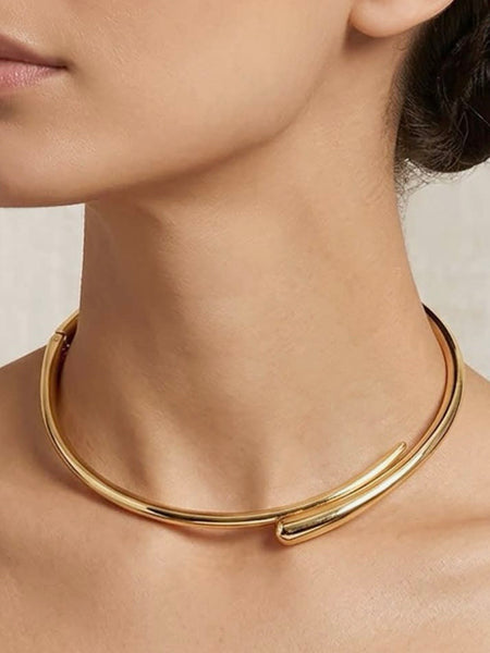 Unhinged Choker in Gold
