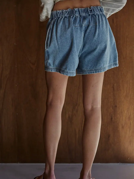 Did Someone Say Chambray Short in Blue