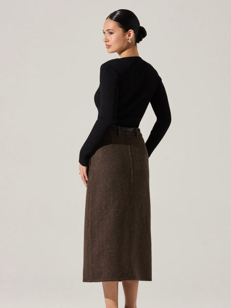 Lynly Sweater in Black
