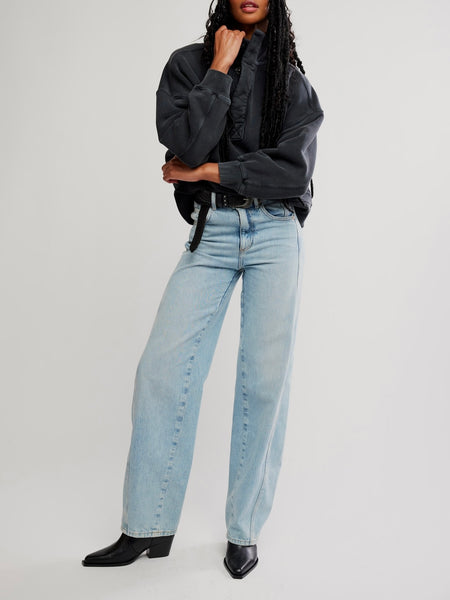 Timeless Pullover in Black
