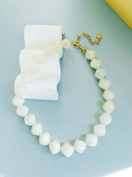 Such A Lady Marble Necklace in Ivory