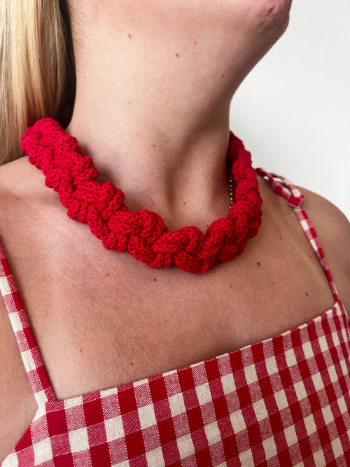 The Lilly Rope Necklace in Red