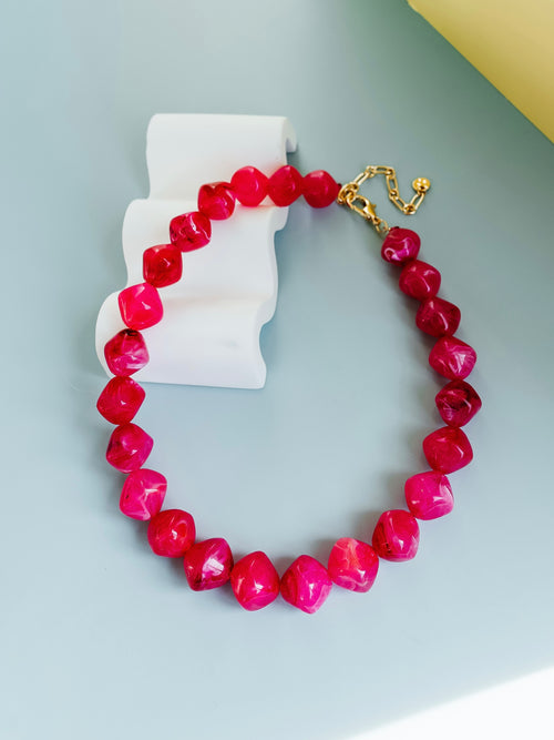 Such A Lady Marble Necklace in Fuchsia