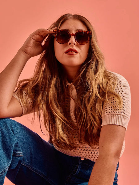 Aster Sunnies in Amaro Breeze