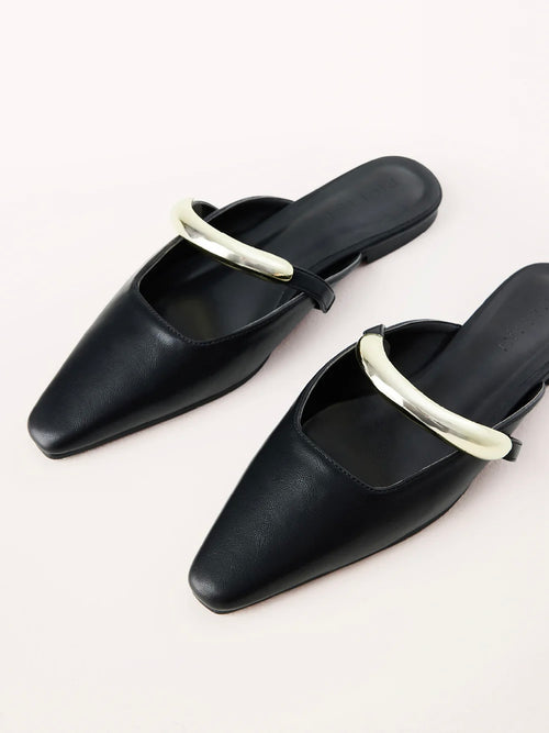Mercer Flat in Black