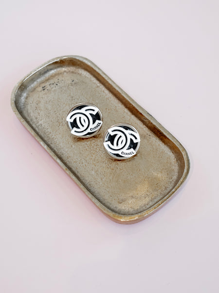 Repurposed Black & White CC Retro Earring