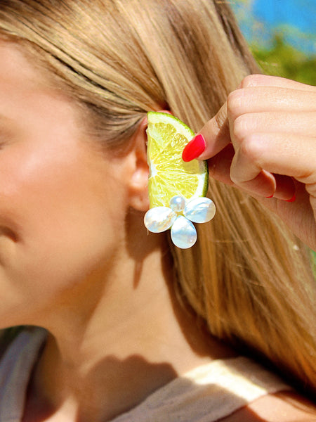Daisy Pearl Stud Earrings