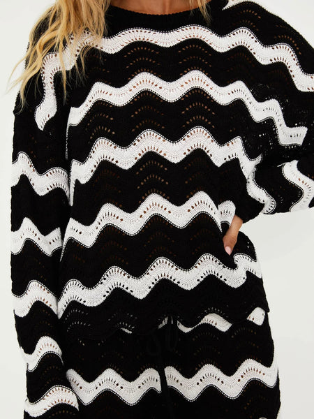 Beach Sweater in Black & White Tides
