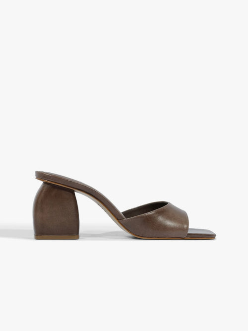 Leena Heel in Root Brown