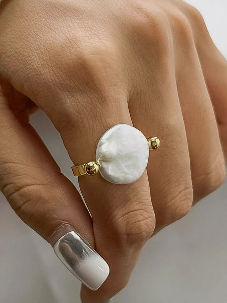 Deodat Baroque Pearl Ring