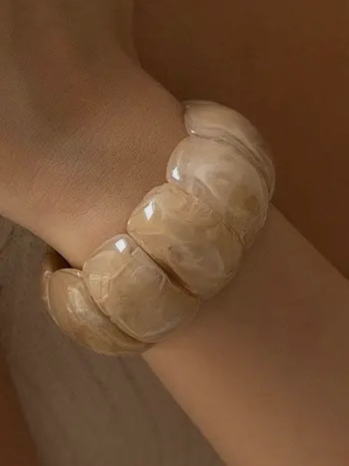 Acrylic Stretch Bracelet in Beige