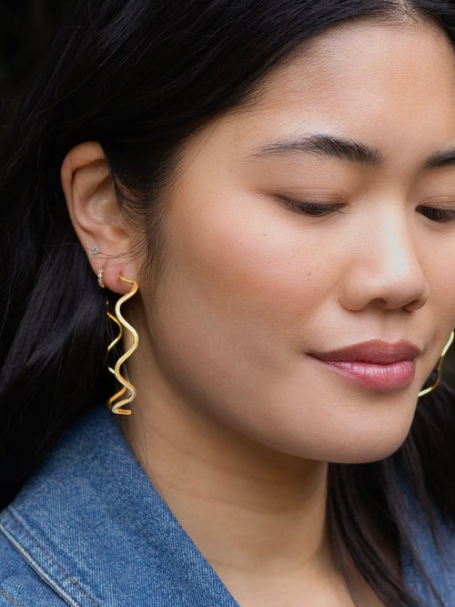 Alma Wavy Hoops