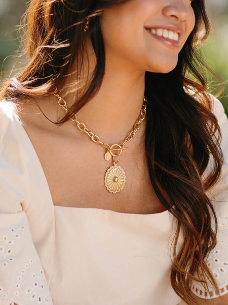 Jane Oval Toggle Chain Necklace