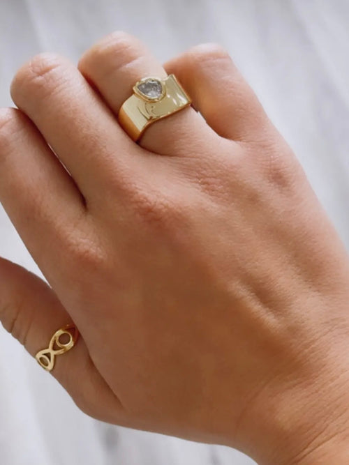 Kiara Band Ring
