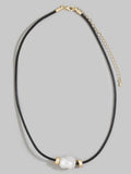 A Lady With Edge Necklace in Black