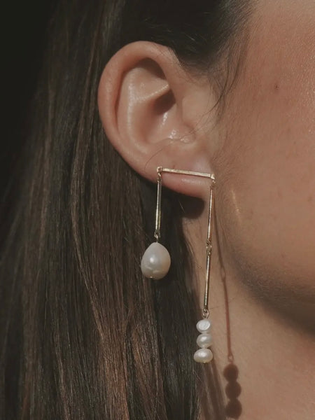 Toni Earrings in Pearl