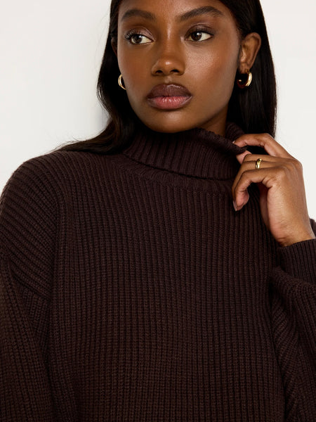 Heavy Cozy Turtleneck in Bark