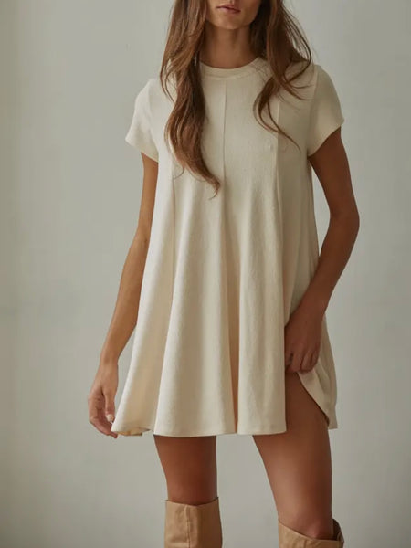 Tres Chic Short in Linen