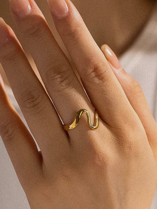 Arther Abstract Ring