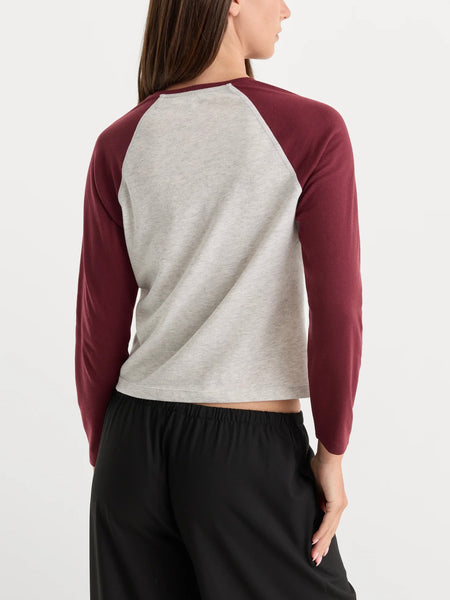 The Long Sleeve Raglan Tee in Vintage Grey
