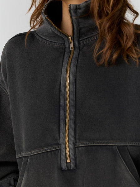 Banks Pullover in Soot Grey