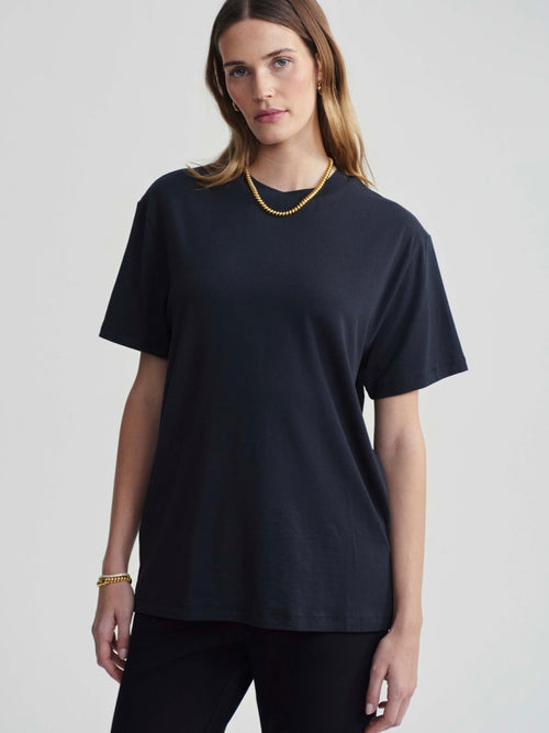 Leighton Boyfriend Tee in Black