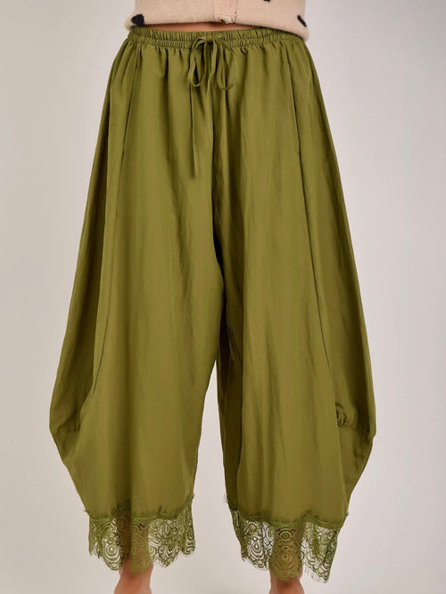 She's The Boss Balloon Pants in Green