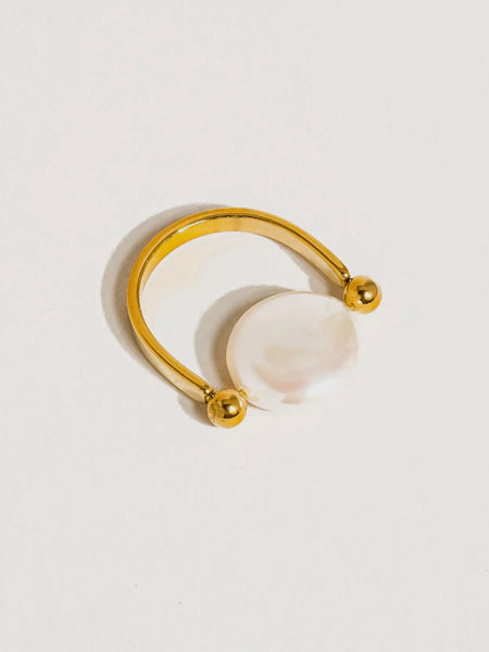 Deodat Baroque Pearl Ring