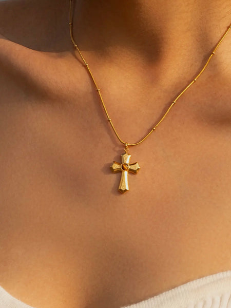 Ayla Cross Pendant Necklace in Cat's Eye