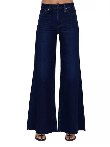 Izzy Jean in Tristesse