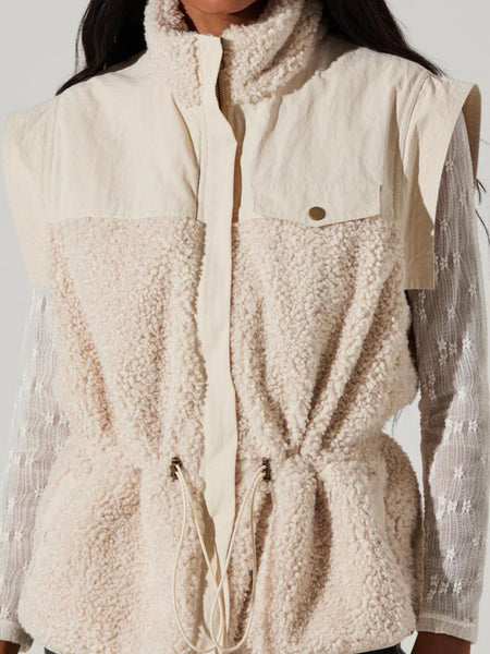 Ivania Vest in Cream