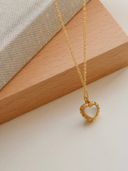 Josie Vintage Heart Pendant Necklace