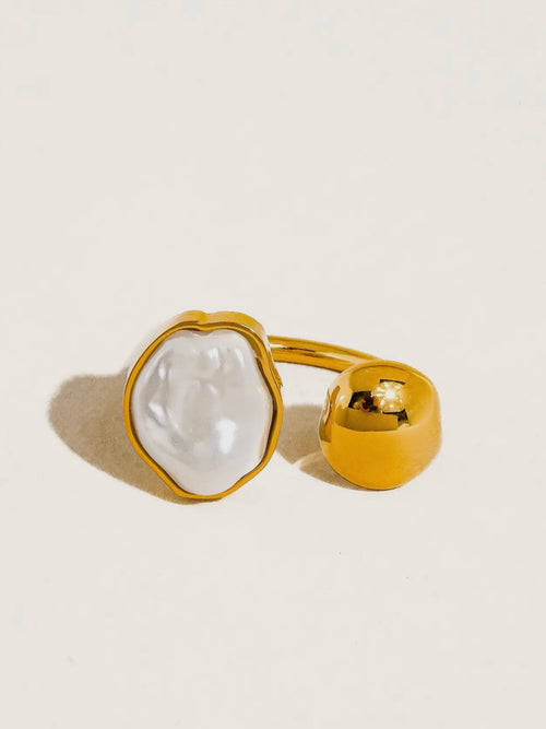 Cambria Abstract Pearl Ring