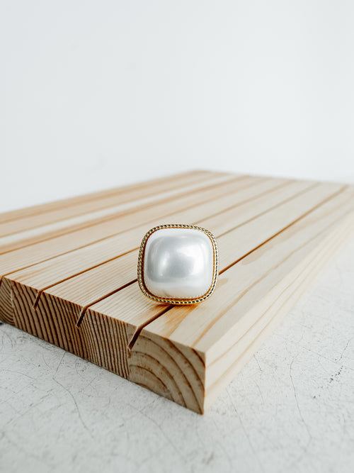 Square Puff Pearl Ring