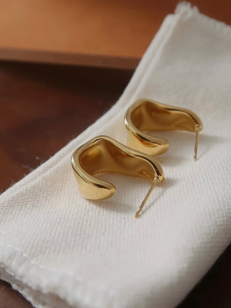 Ninelle Sculpted Wave Hoops