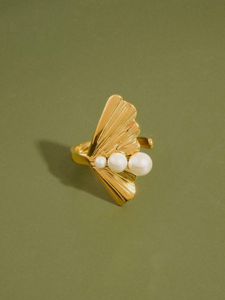 Kala Sculptural Pearl Ring