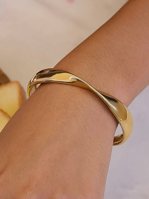 Fioren Twist Cuff