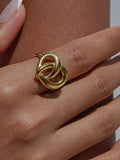 Bretzelle Knot Ring