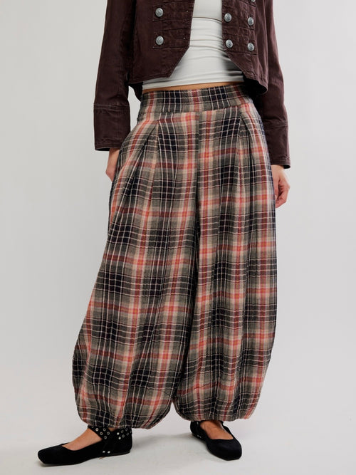 Moonflower Plaid Balloon Pant in Black Combo