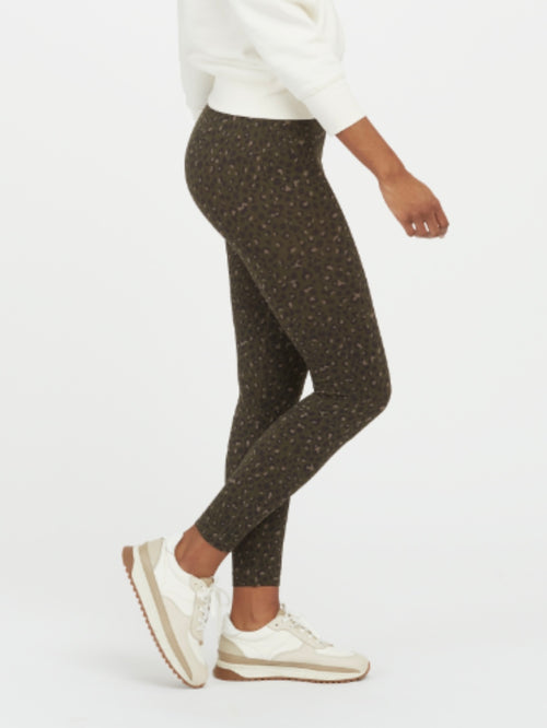 Look At Me Now Seamless Leggings in Olive Leopard